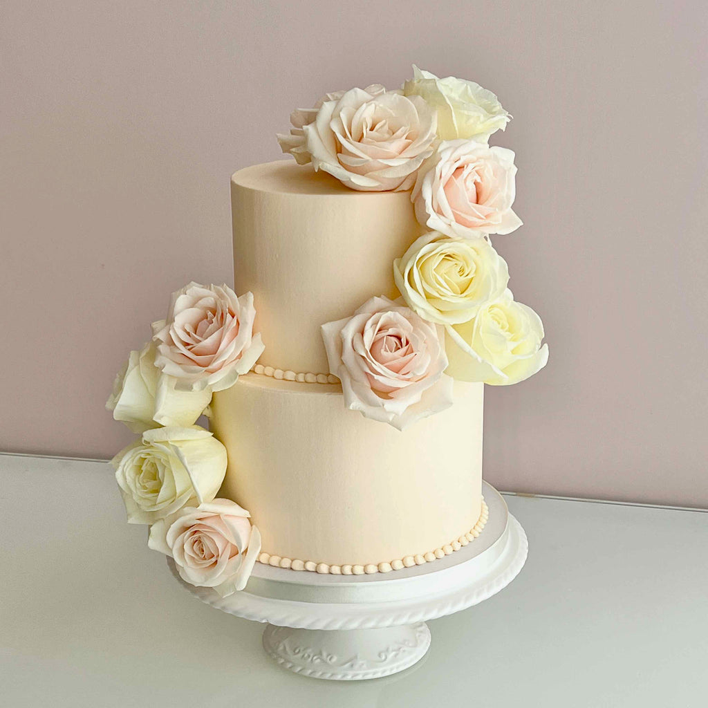 Garden Rose | Buttercream Iced Cake with Fresh Roses