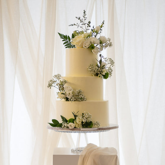 Fresh Florals  |  Buttercream Iced Cake with Fresh Flowers